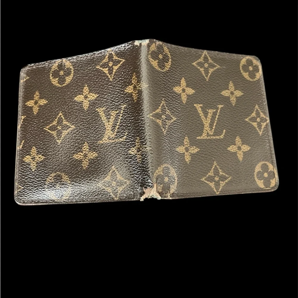 Louis Vuitton Classic Monogram Men’s wallet